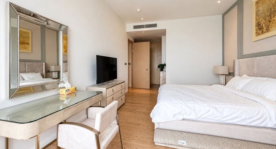 For rent 3 ベッドルーム condo in Khlong San, Bangkok