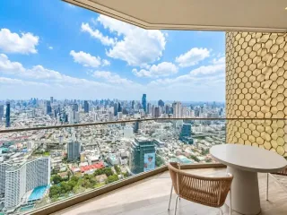 Condo en alquiler de 3 habitaciones en Khlong San, Bangkok
