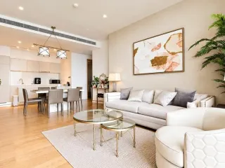 Condo en alquiler de 3 habitaciones en Khlong San, Bangkok