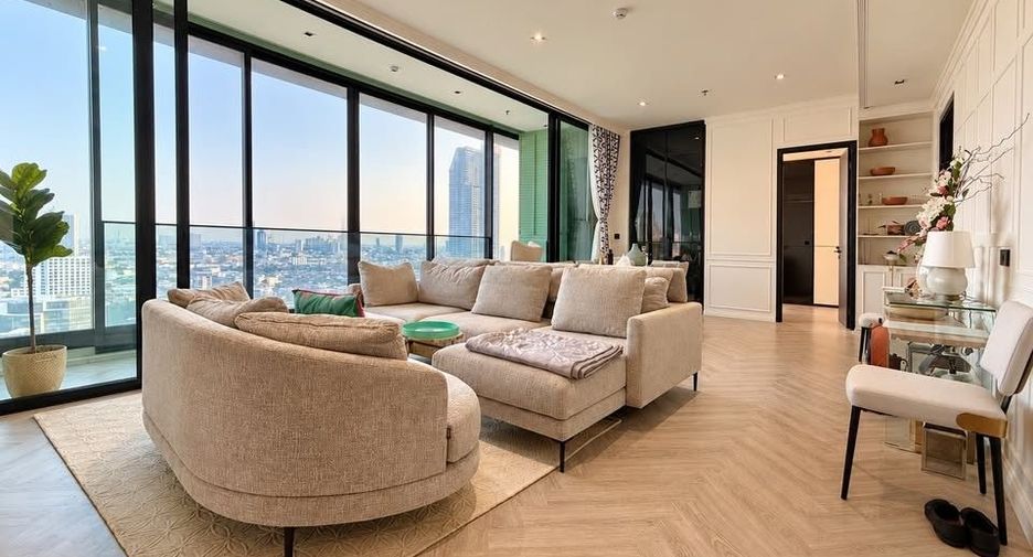 Condo en alquiler de 3 habitaciones en Khlong San, Bangkok
