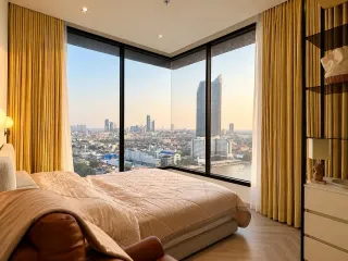 Condo en alquiler de 3 habitaciones en Khlong San, Bangkok