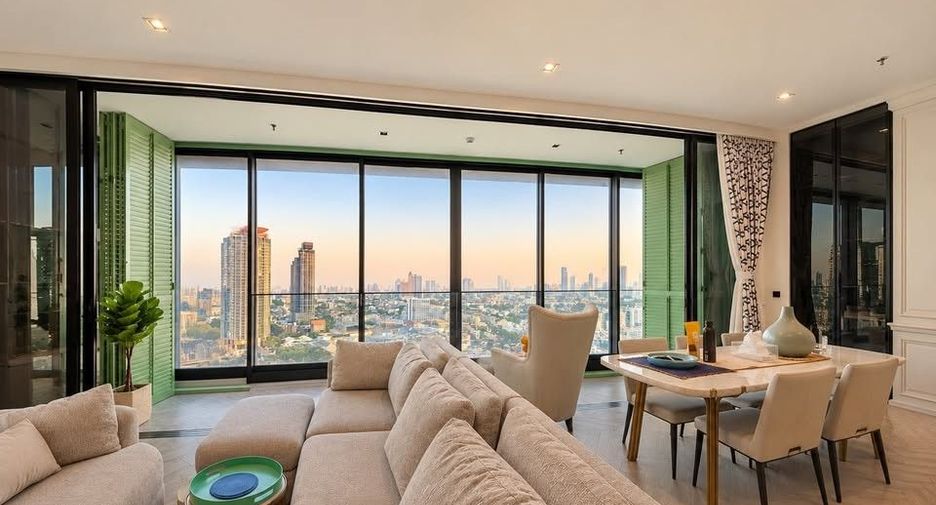 Condo en alquiler de 3 habitaciones en Khlong San, Bangkok