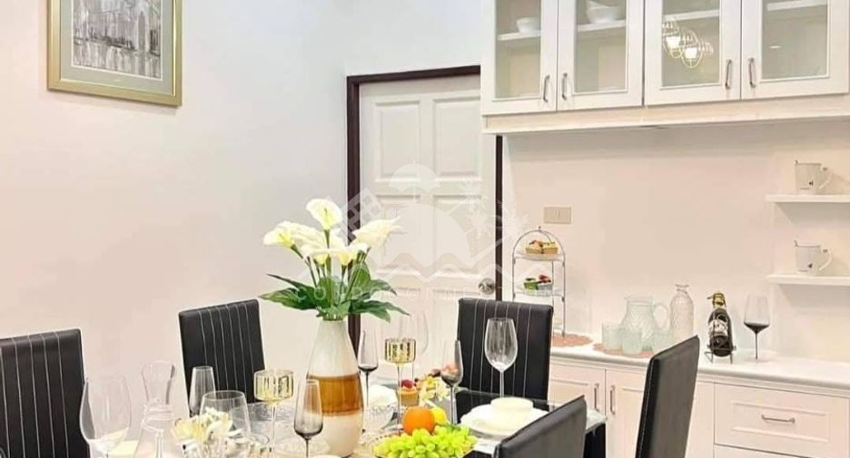 Casa en venta y en alquiler de 3 habitaciones en Bang Lamung, Chonburi