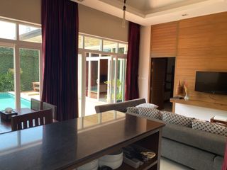 Villa en alquiler de 3 habitaciones en Mueang Phuket, Phuket