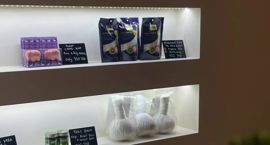 For sale 2 bedrooms retail Space in Mueang Phuket, Phuket