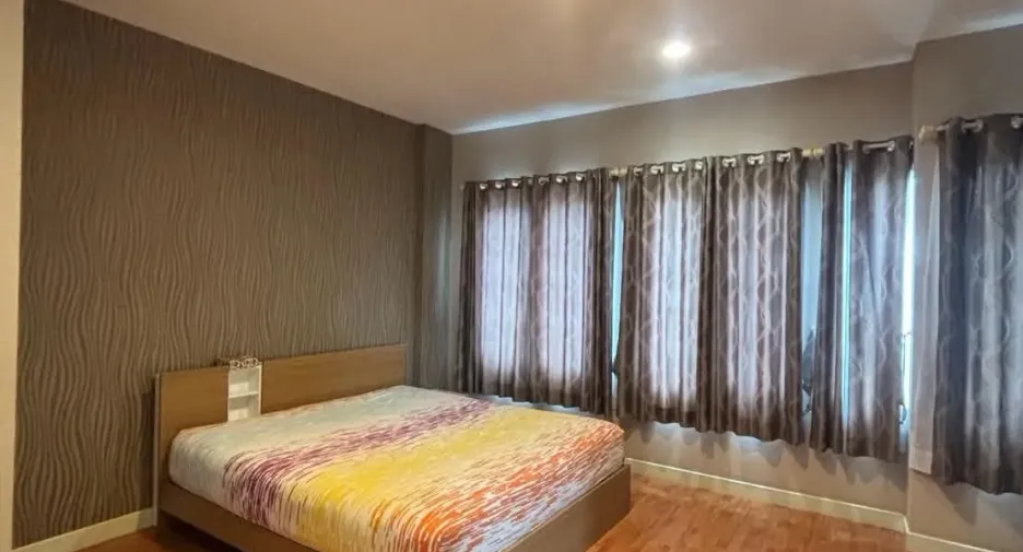 出售 3 卧室 联排别墅 在 Mueang Samut Prakan, Samut Prakan