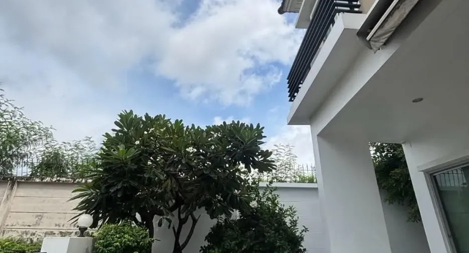 出售 3 卧室 联排别墅 在 Mueang Samut Prakan, Samut Prakan