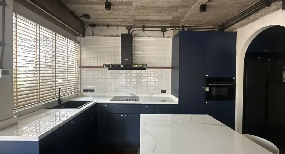Gewerbefläche zur Miete mit 3 Zimmer in Watthana, Bangkok