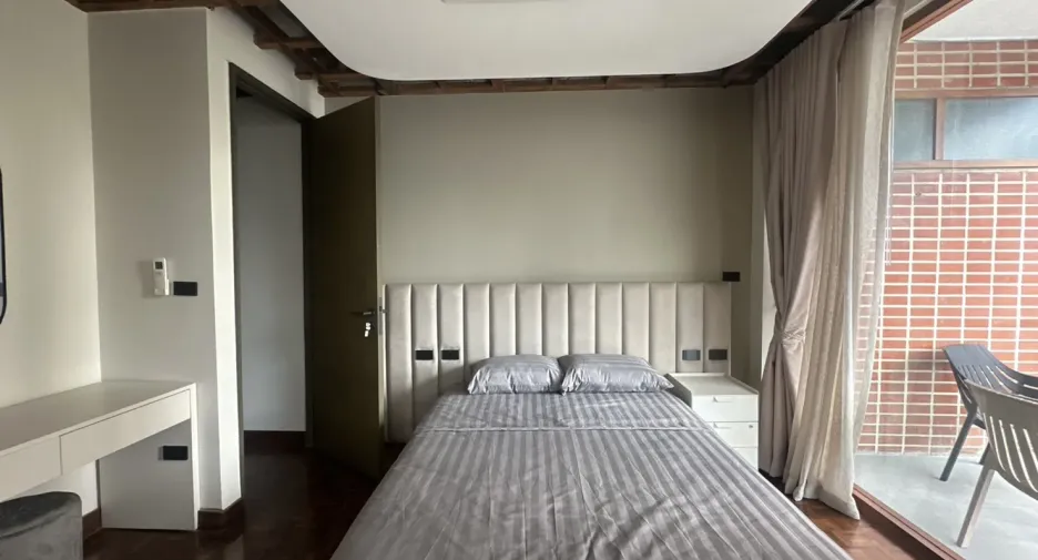 Gewerbefläche zur Miete mit 3 Zimmer in Watthana, Bangkok