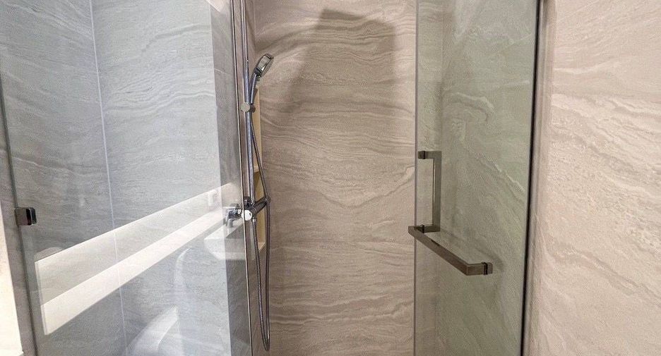 For rent 1 bed condo in Ratchathewi, Bangkok