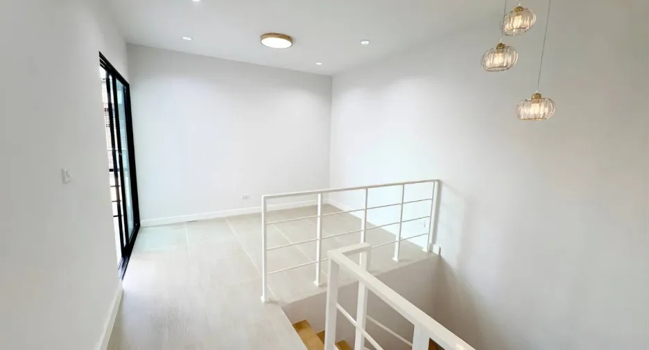 Reihenhaus zum Kauf mit 3 Zimmer in Bang Khen, Bangkok