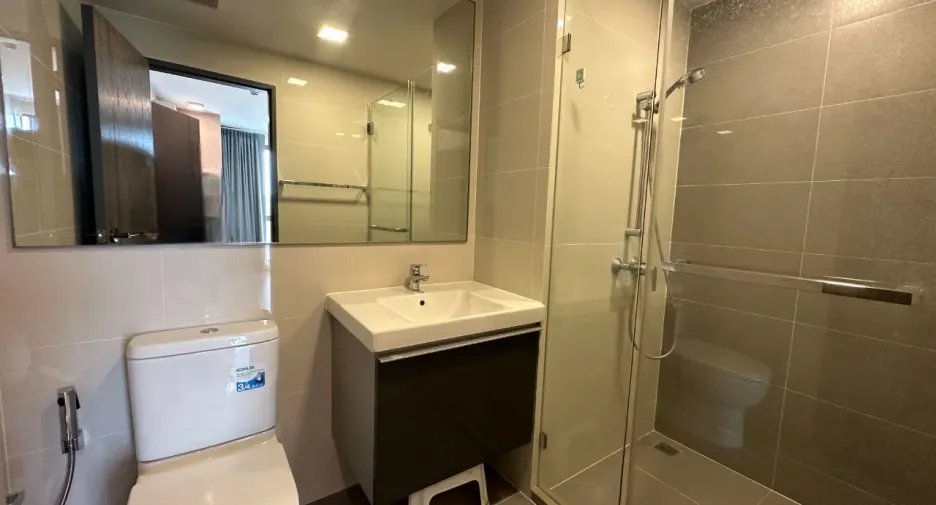 For sale 2 bedrooms condo in Khlong Toei, Bangkok