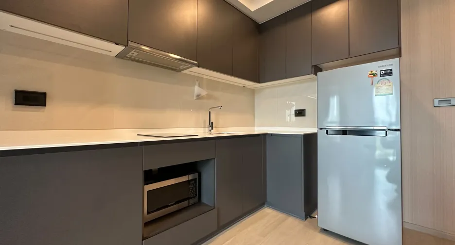 For sale 2 bedrooms condo in Khlong Toei, Bangkok