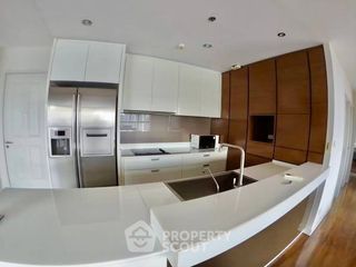 Продажа 2 спальни кондо в Кхлонг Сан, Бангкок