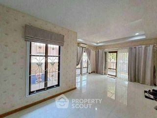 Продажа 3 спальни дом в Mueang Chon Buri, Чонбури