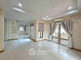 Продажа 3 спальни дом в Mueang Chon Buri, Чонбури