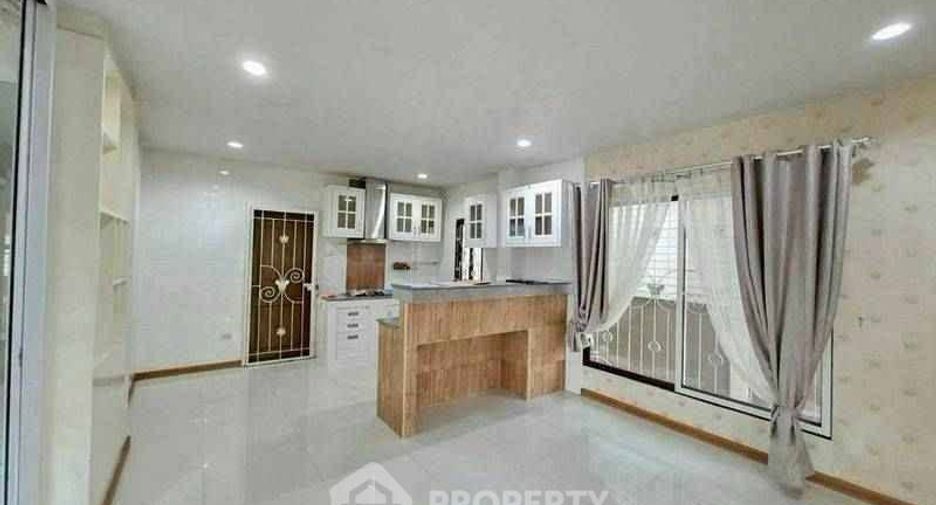 Продажа 3 спальни дом в Mueang Chon Buri, Чонбури