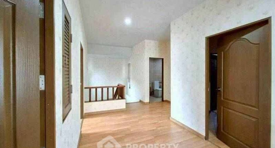 Продажа 3 спальни дом в Mueang Chon Buri, Чонбури