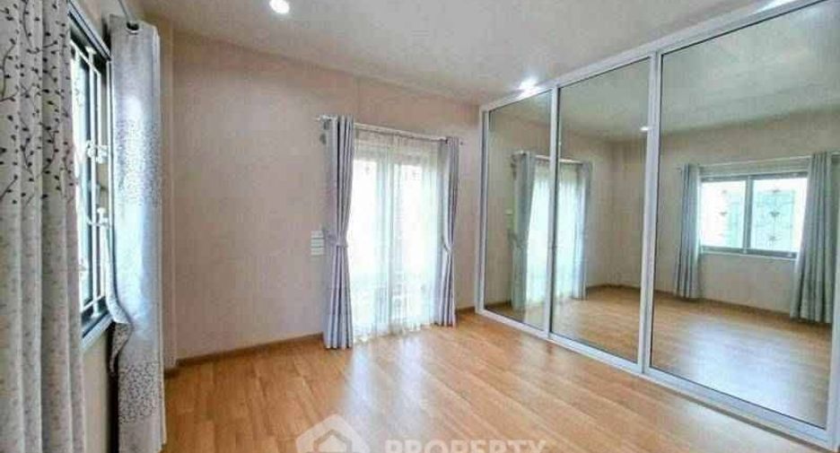 Продажа 3 спальни дом в Mueang Chon Buri, Чонбури
