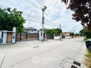 Продажа 4 спальни дом в Si Racha, Чонбури