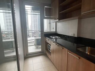 Продажа 1 кровать кондо в Кхлонг Сан, Бангкок