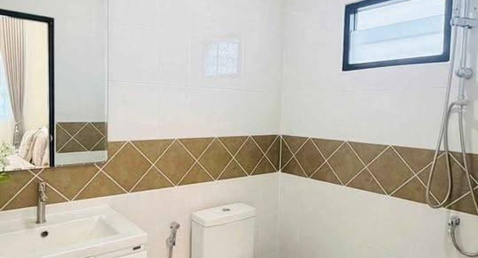 Продажа 2 спальни дом в Саттахип, Паттайя