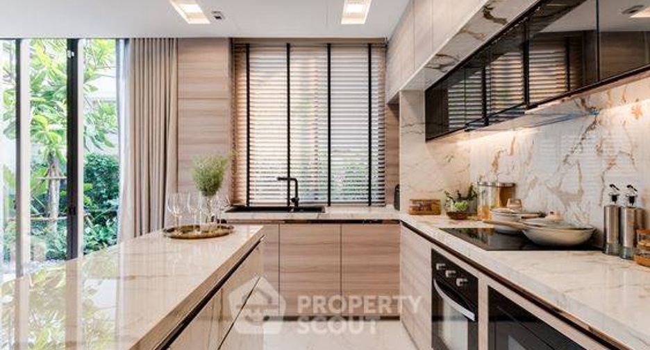 For sale 3 ベッドルーム townhouse in Mueang Samut Prakan, Samut Prakan
