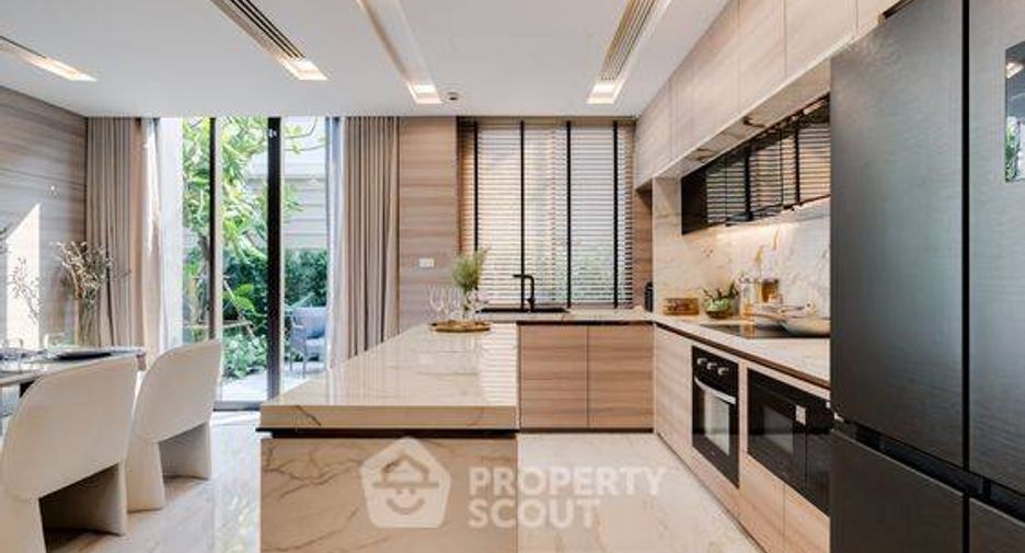 For sale 3 ベッドルーム townhouse in Mueang Samut Prakan, Samut Prakan
