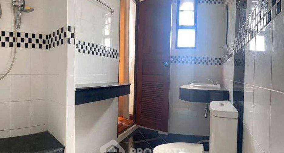Аренда и продажа 3 спальни дом в Si Racha, Чонбури