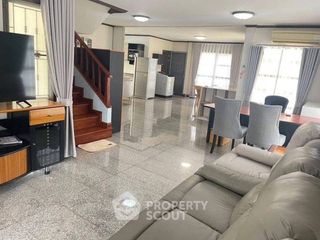 Аренда и продажа 3 спальни дом в Si Racha, Чонбури