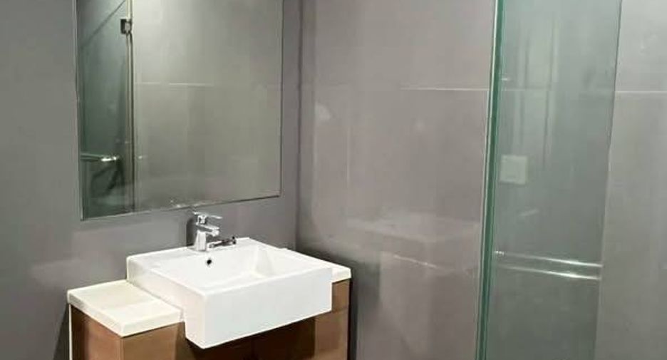 For rent and for sale 1 bed condo in Sathon, Bangkok