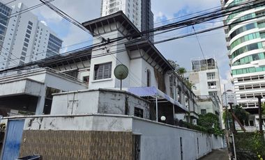For sale 4 bedrooms house in Watthana, Bangkok