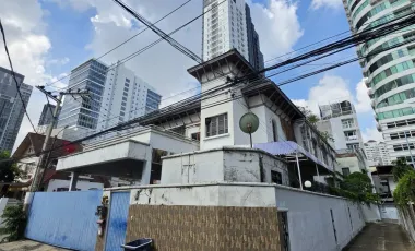 For sale 4 bedrooms house in Watthana, Bangkok