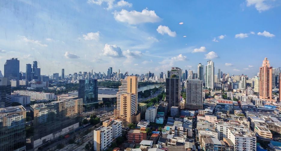 For rent 1 bed condo in Khlong Toei, Bangkok