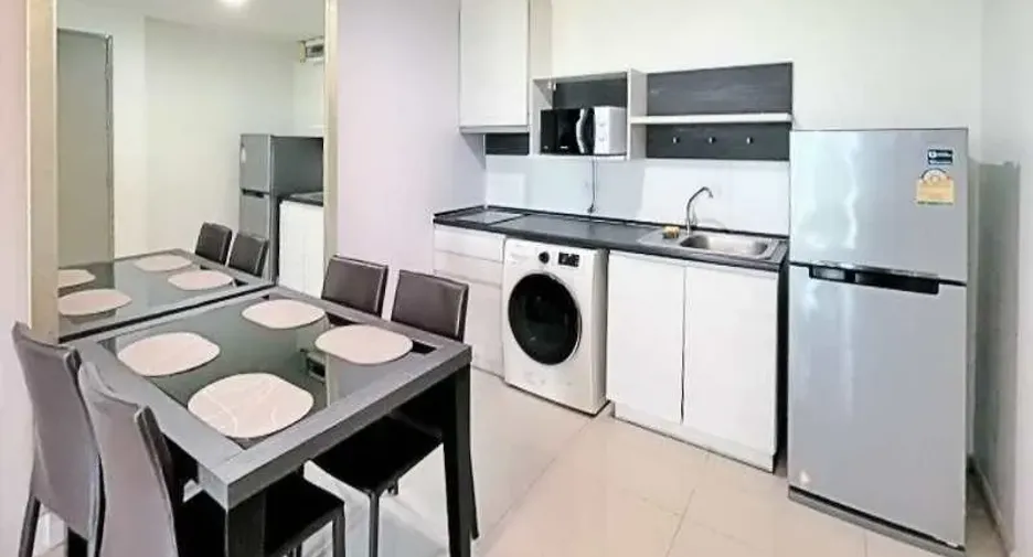 Wohnung zum Kauf und zur Miete mit 2 Zimmer in Huai Khwang, Bangkok