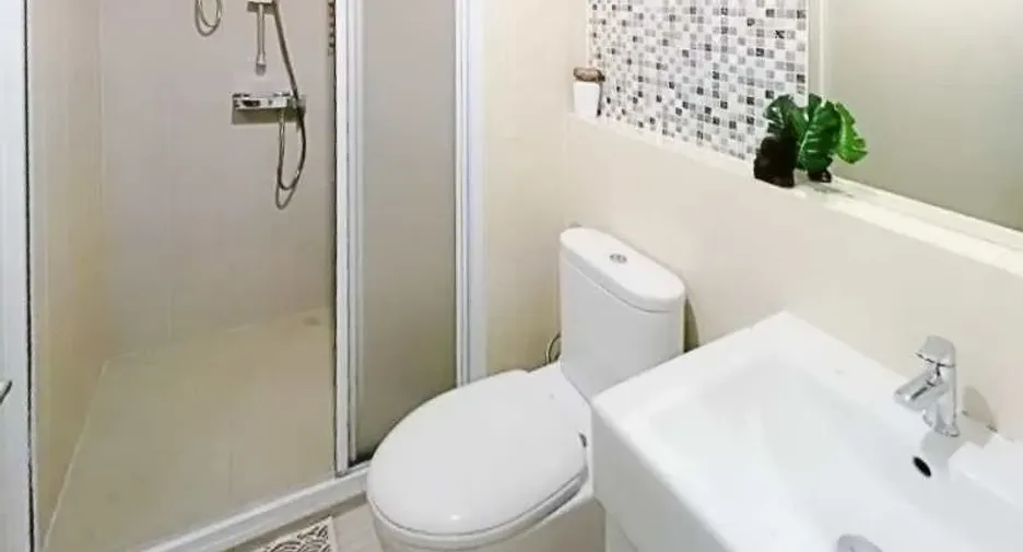 Wohnung zum Kauf und zur Miete mit 2 Zimmer in Huai Khwang, Bangkok