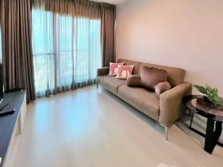 Condo en alquiler y en venta de 2 habitaciones en Huai Khwang, Bangkok