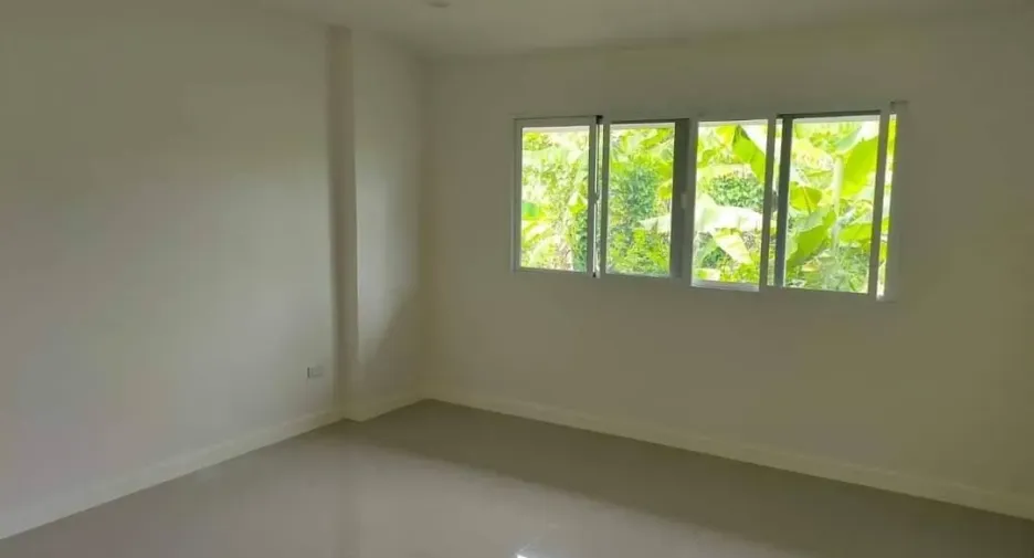 Casa en venta de 3 habitaciones en San Kamphaeng, Chiang Mai