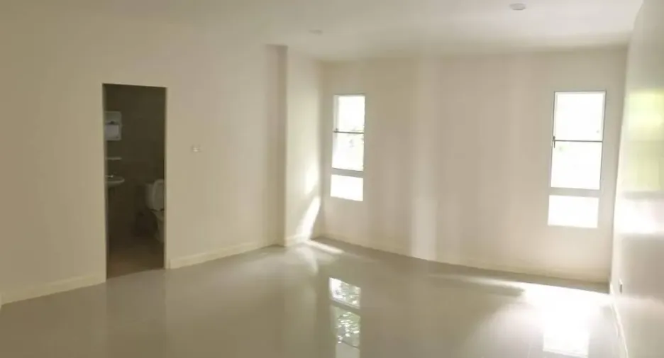 Casa en venta de 3 habitaciones en San Kamphaeng, Chiang Mai