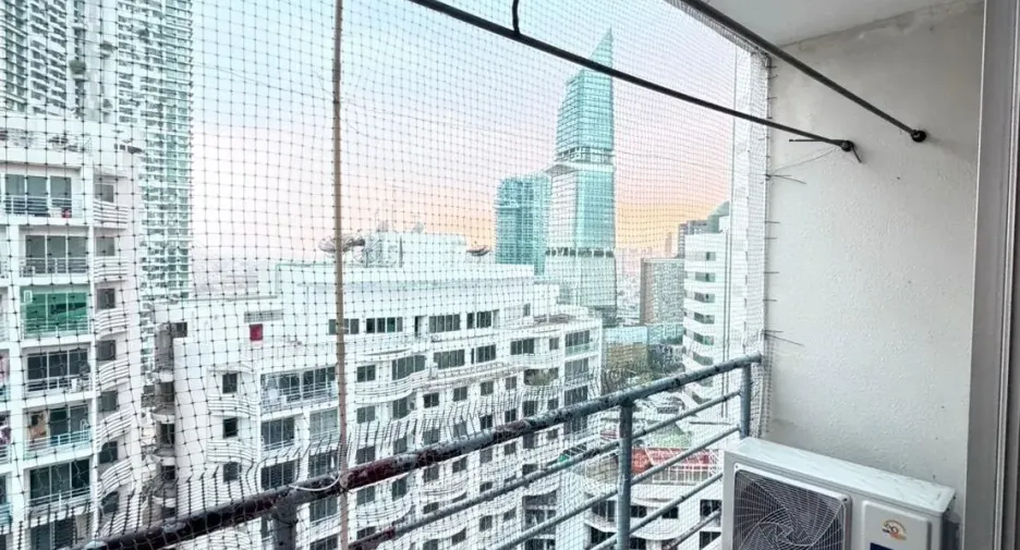 À louer 2 chambres condo à Yan Nawa, Bangkok