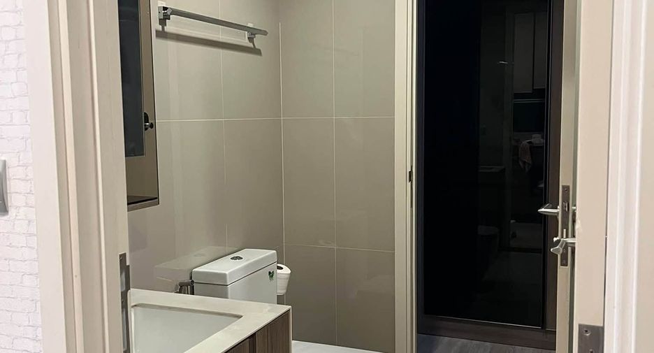 For rent 1 bed condo in Phaya Thai, Bangkok