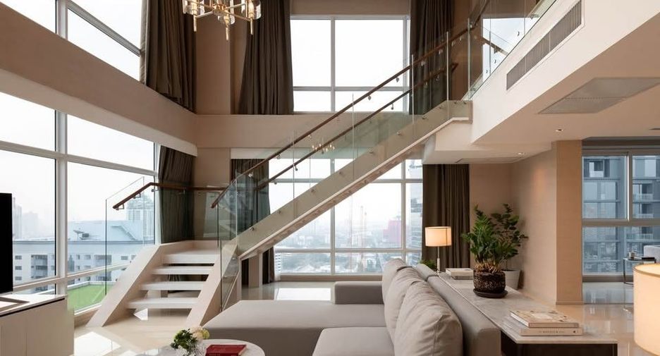 À louer 3 chambres condo à Watthana, Bangkok