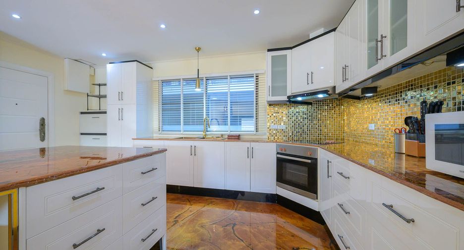 For sale 3 bedrooms condo in Bang Lamung, Chonburi