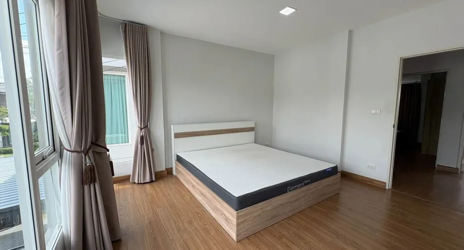 À louer 3 chambres maison à Bang Phli, Samut Prakan