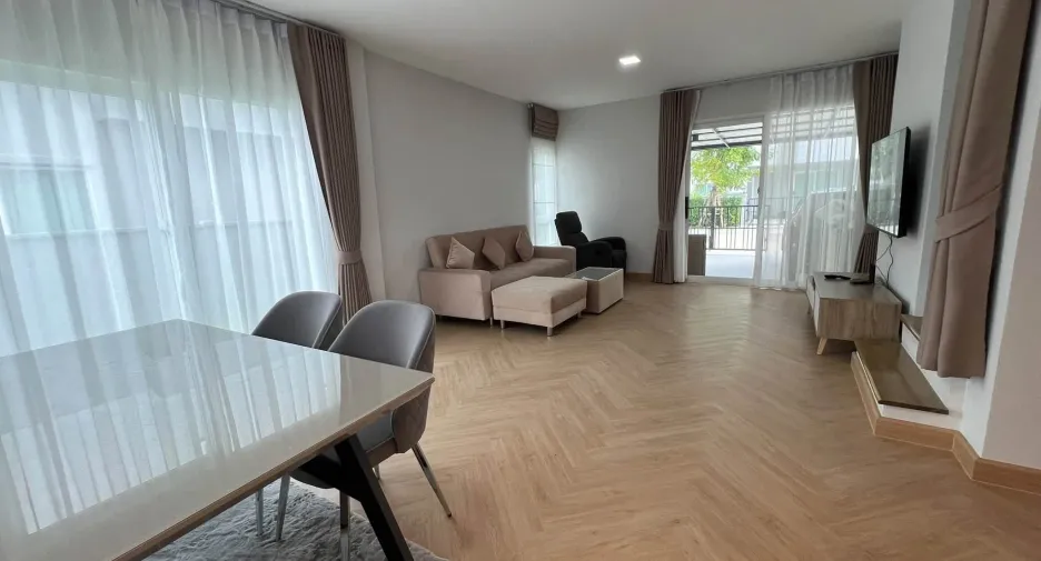 À louer 3 chambres maison à Bang Phli, Samut Prakan