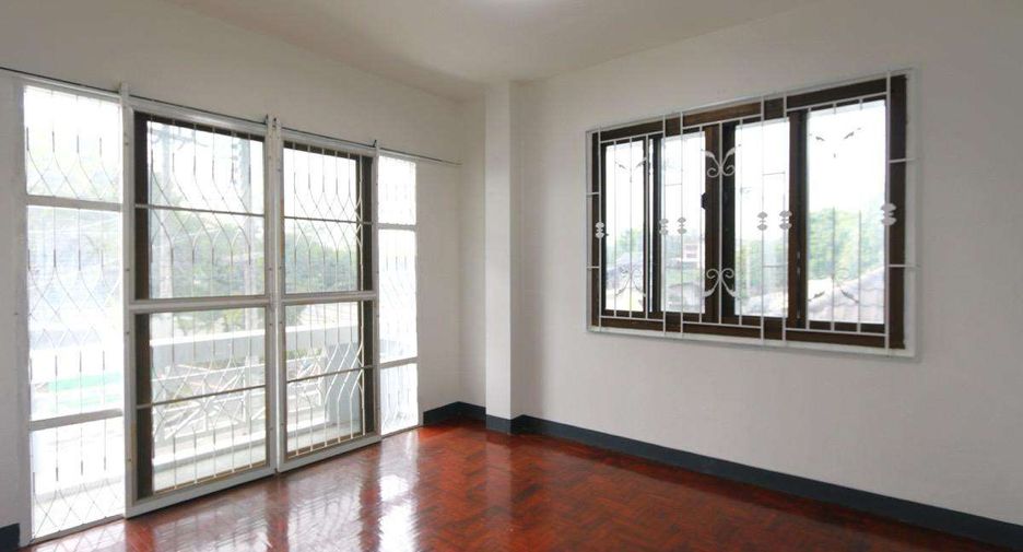 For sale 4 bedrooms house in San Sai, Chiang Mai