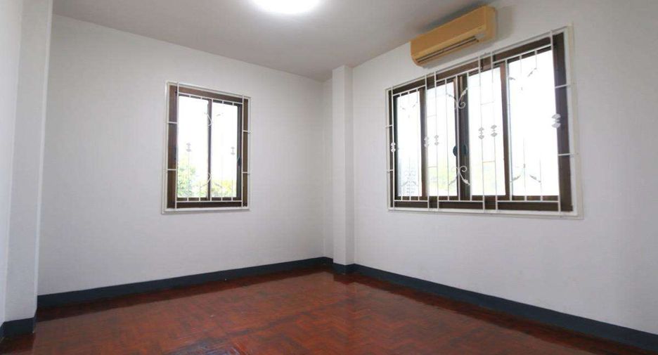 For sale 4 bedrooms house in San Sai, Chiang Mai