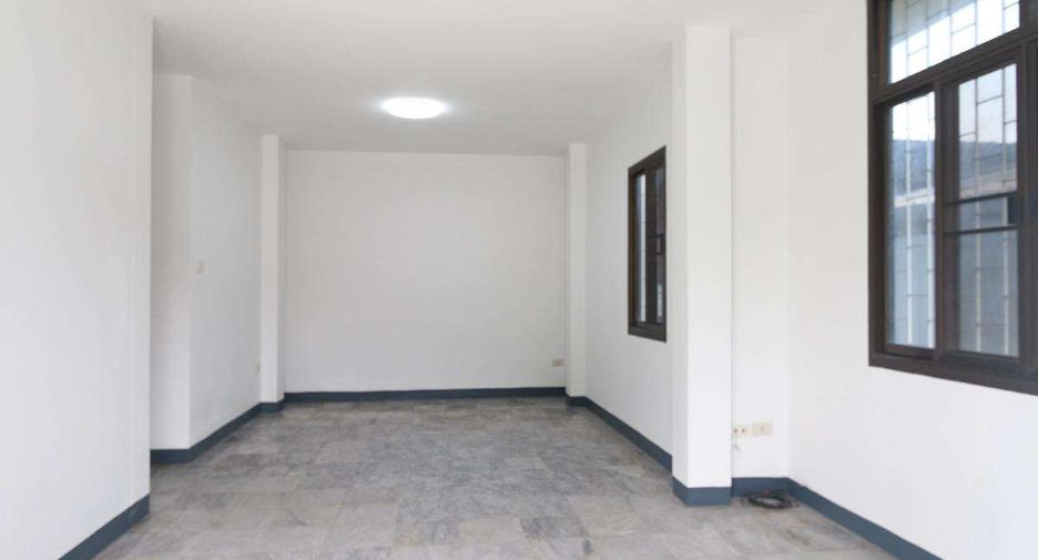 For sale 4 bedrooms house in San Sai, Chiang Mai