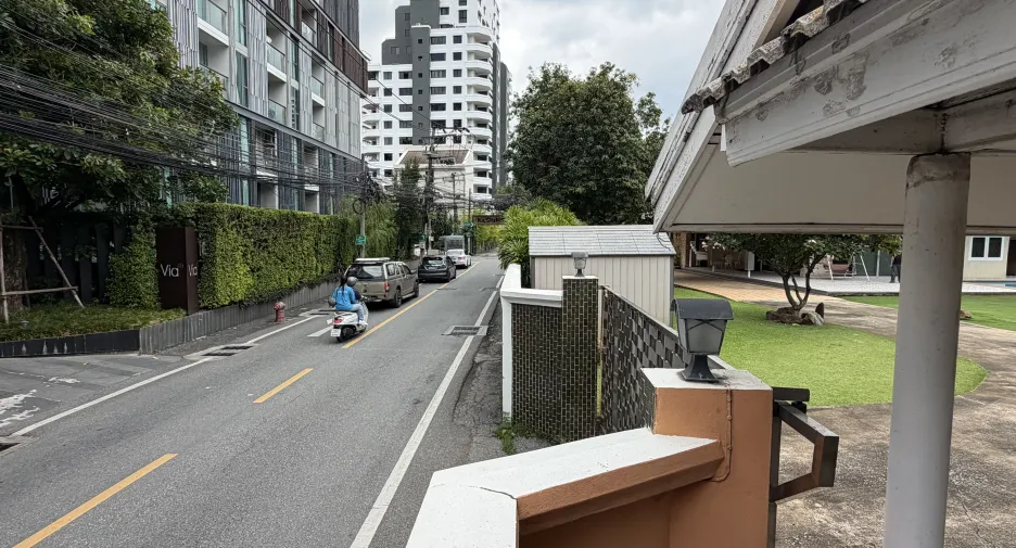 Grundstück zum Kauf in Watthana, Bangkok