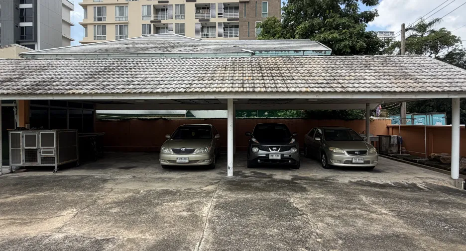 Grundstück zum Kauf in Watthana, Bangkok